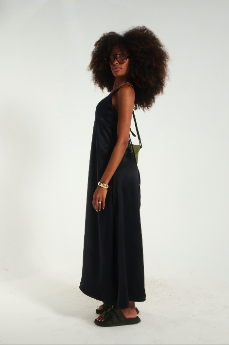 Vestido longo casual street costas abertas edecote em V