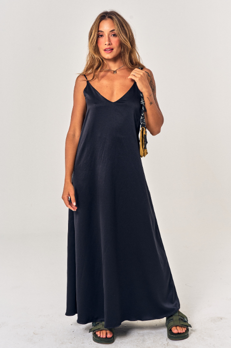 Vestido longo casual street costas abertas edecote em V