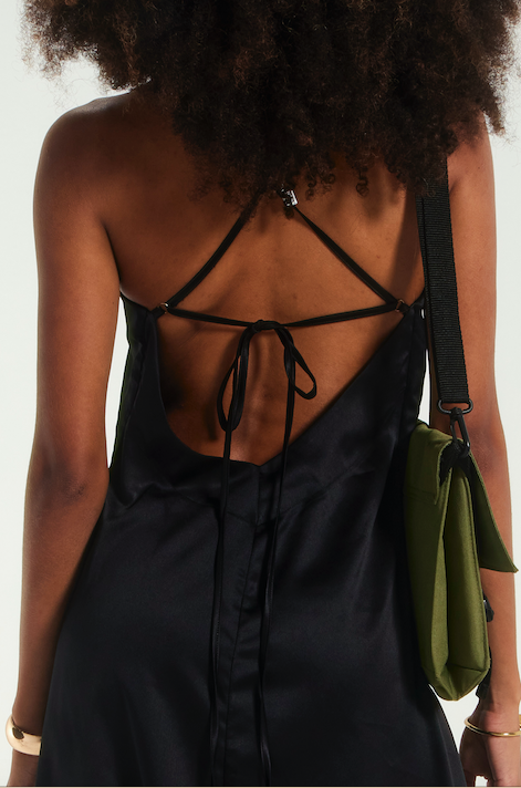 Vestido longo casual street costas abertas edecote em V