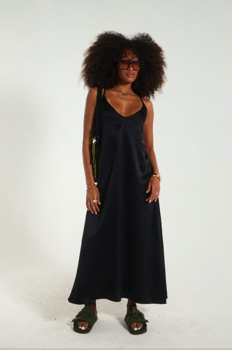 Vestido longo casual street costas abertas edecote em V