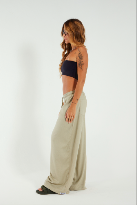 Calça MARÉ-  feminina baggy oversize  em tecido linho misto