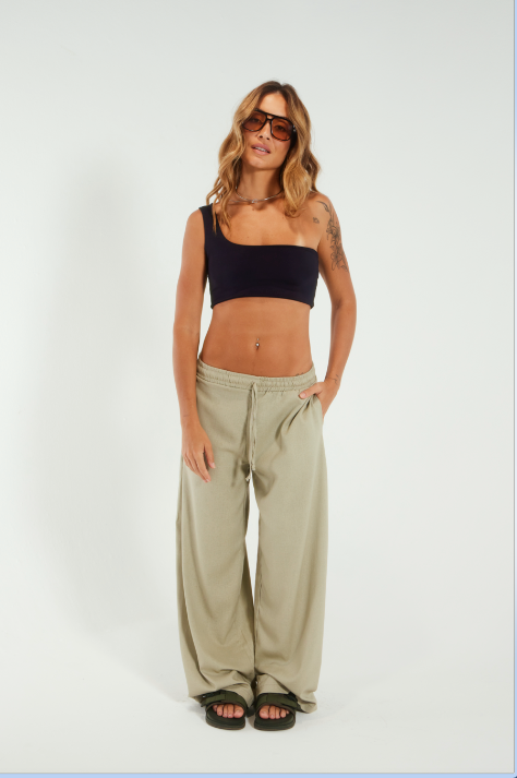 Calça MARÉ-  feminina baggy oversize  em tecido linho misto