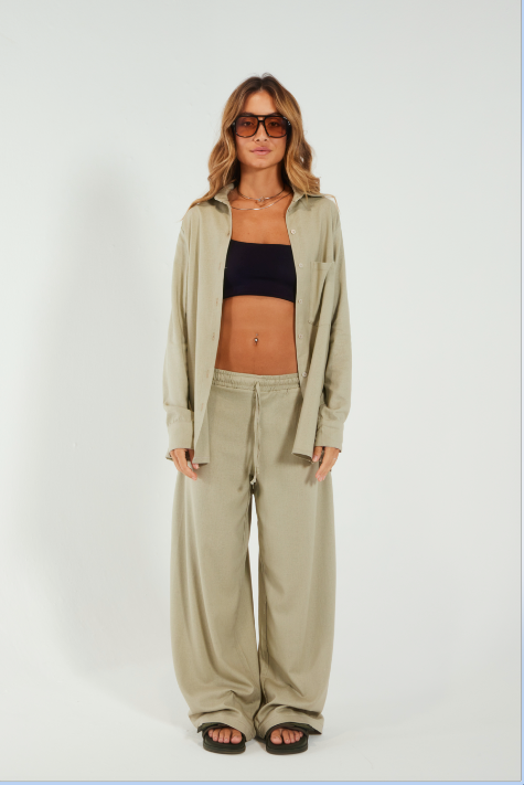 Calça MARÉ-  feminina baggy oversize  em tecido linho misto